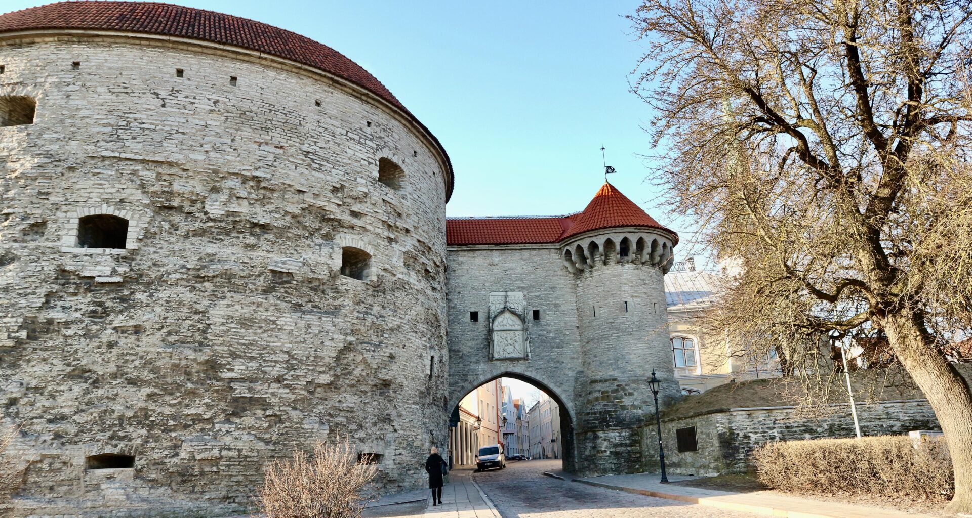 The Port Gate. Tallinn, Estonia [OS][OC][5184x3456]