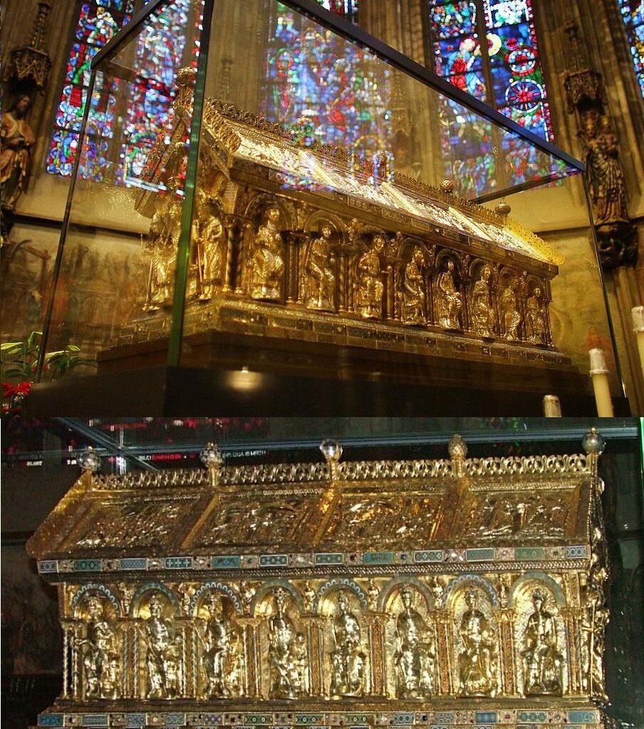 The Karlsschrein, the golden tomb of Emperor Charlemagne, Aachen Cathedral, north-west Germany