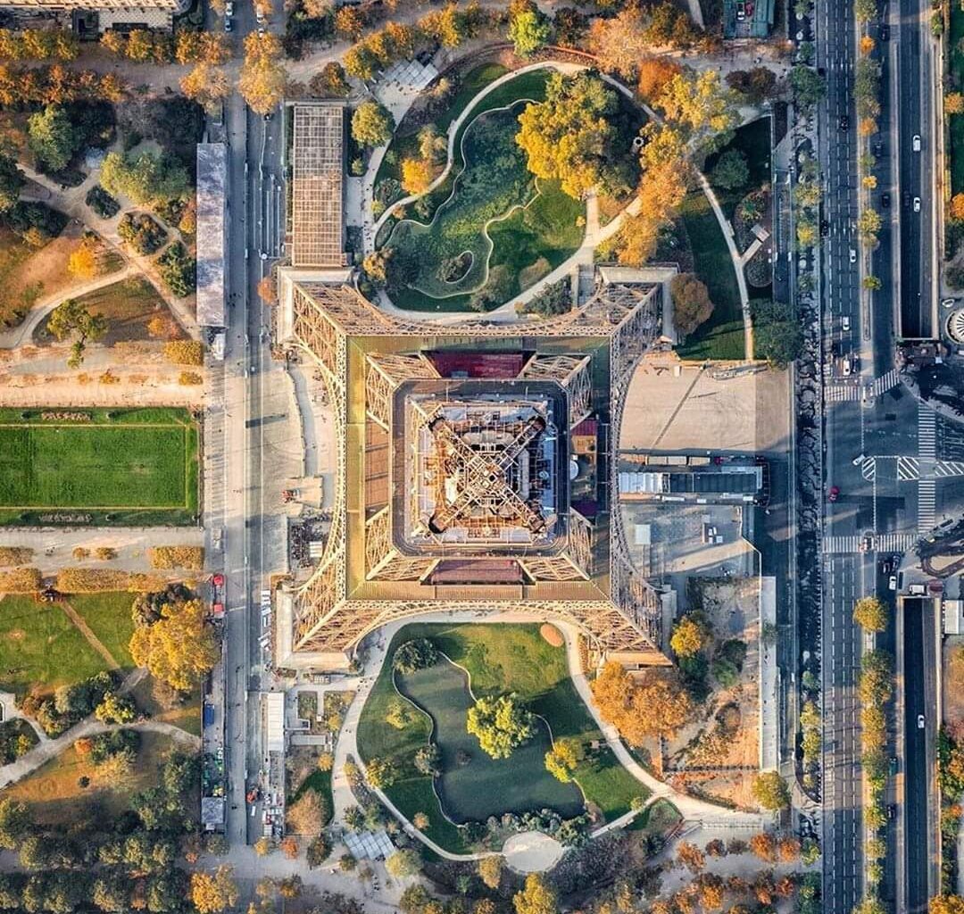 Eiffel Tower from above by Vucea.