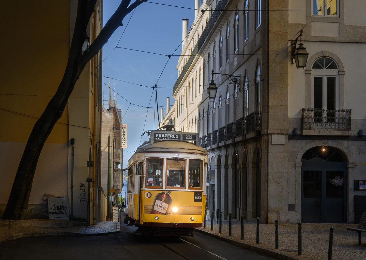 The historical tram line in Lisbon [OC]