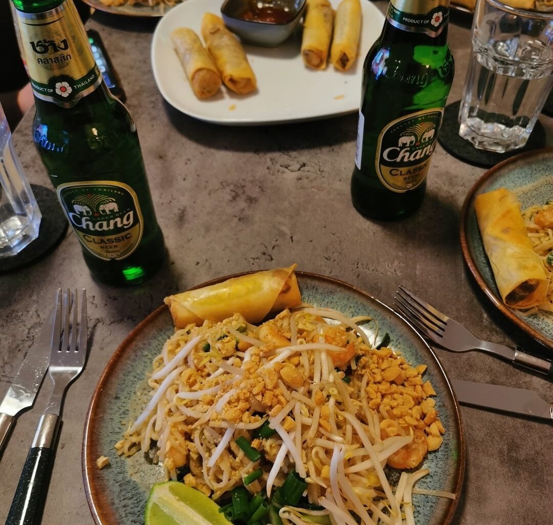 Selbstgemachte Frühlingsrollen & Pad Thai