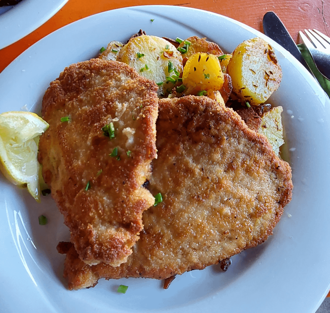 Schnitzel mit Bratkartoffeln