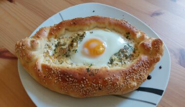 Heute gab's bei uns Khachapuri