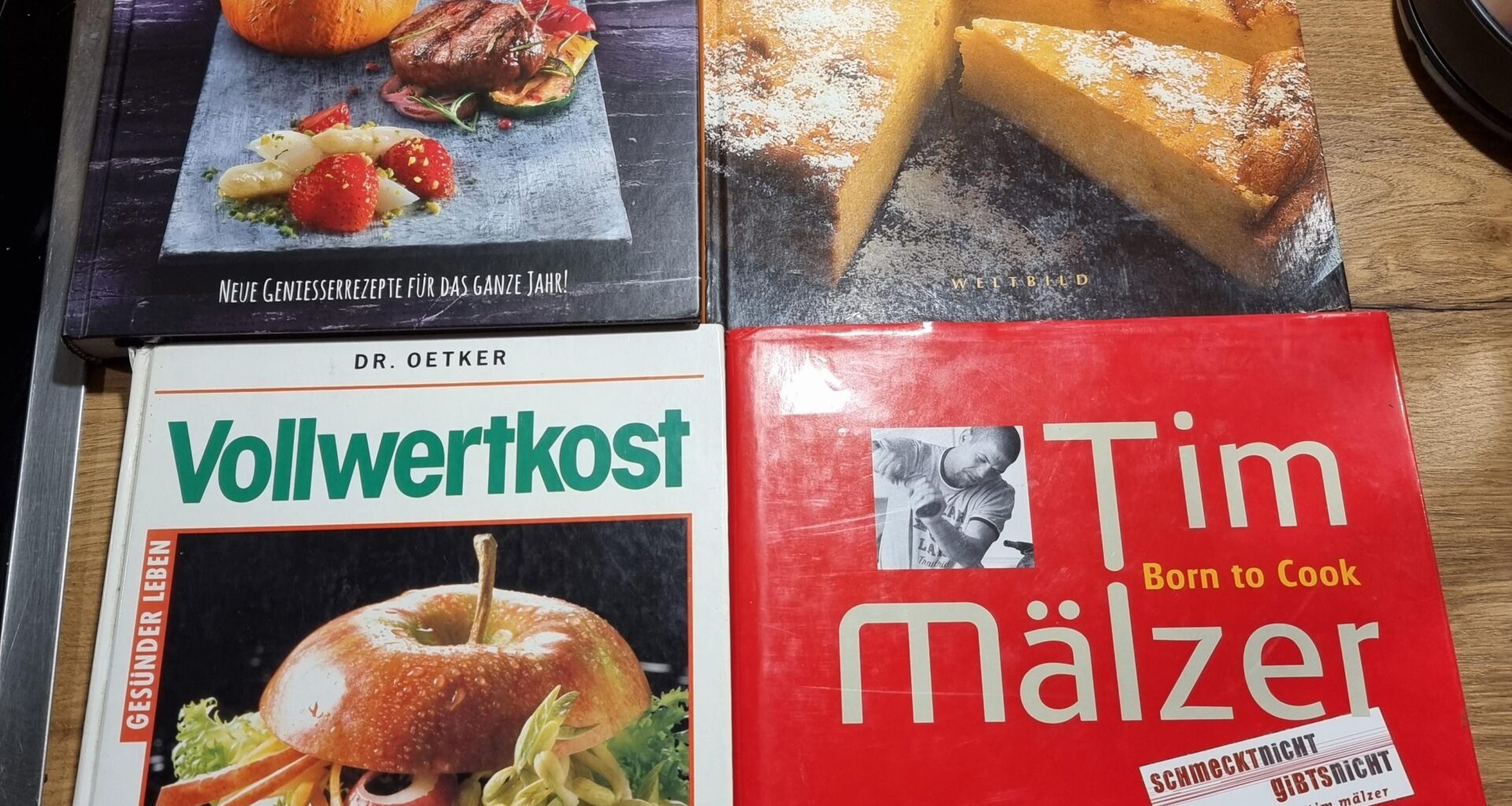 Mir wurden heute von meiner Mom ein paar alte Kochbücher geschenkt.