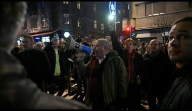 Serbie : manifestations après les élections, la Russie accuse les Occidentaux • FRANCE 24