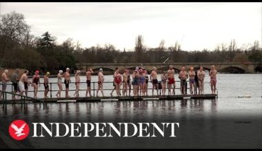 Swimmers compete in Christmas Day race at London's Hyde Park