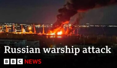 Ukraine attacks Russian warship in Crimea | BBC News