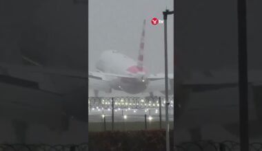 Plane struggles to land at Heathrow airport as Storm Gerrit batters UK #news #shorts