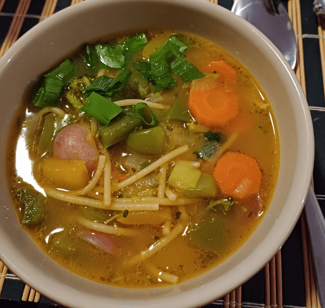 Suppe mit Gemüseresten