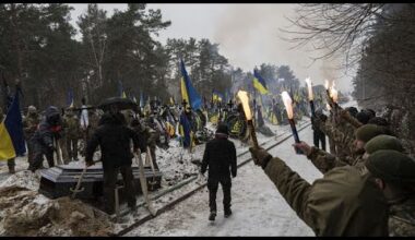 En Ukraine, un bref répit pour enterrer les morts après les bombardements russes