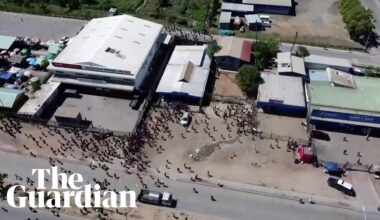 Drone video shows scale of looting in Papua New Guinea