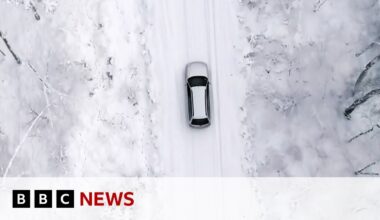 Why electric vehicles struggle in extreme cold | BBC News