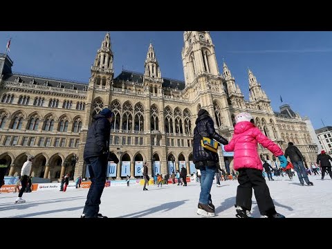 A Vienne, le Danube gelé crée des conditions idéales pour le patin à glace