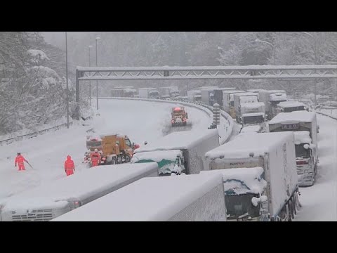 Fortes chutes de neige dans les régions de la côte ouest du Japon