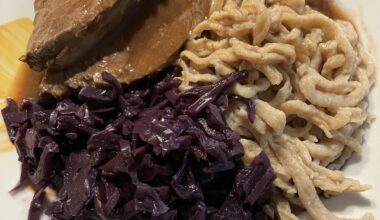 Rehbraten mit Spätzle und Rotkraut