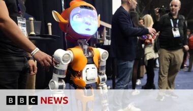 Are robot baristas and AI chefs a glimpse into the future? | BBC News