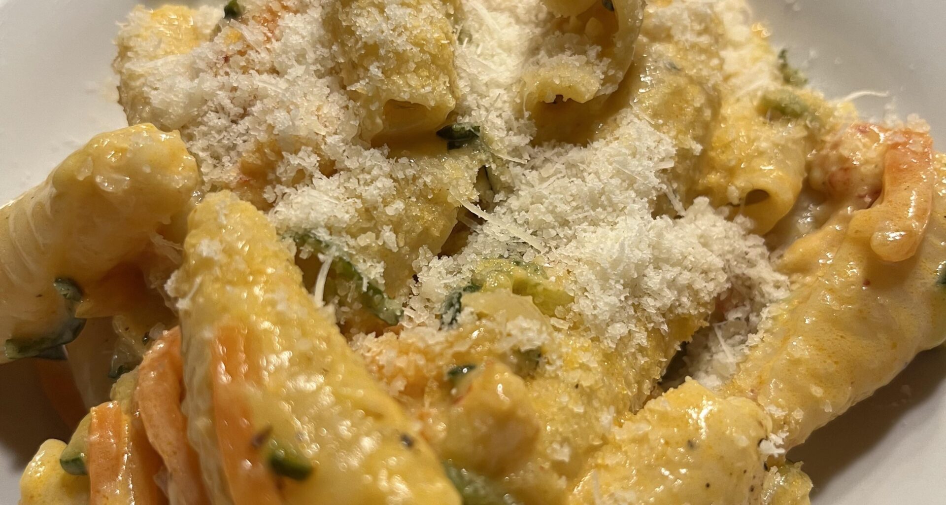 Pasta mit Flusskrebsen und Gemüse Julienne