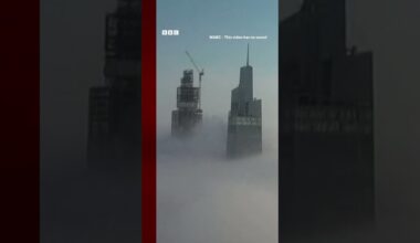 Dense fog enveloped the New York skyline, making it look like it was floating #NewYorkCity. #BBCNews