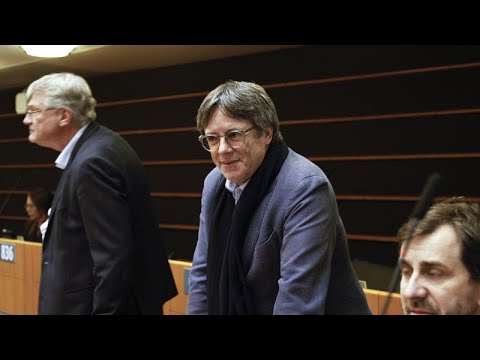 Espagne : Carles Puigdemont visé par une enquête pour "terrorisme"