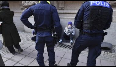 Suède : la militante écologiste Greta Thunberg a été évacuée par la police