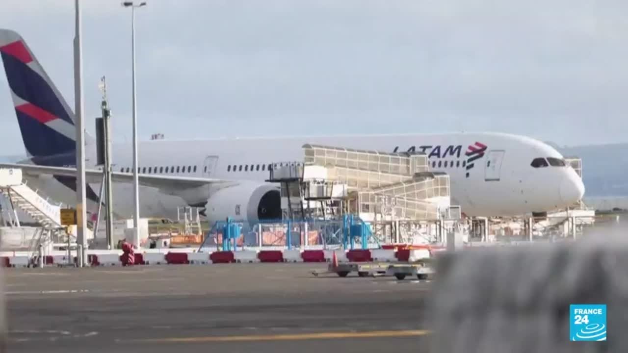 Boeing 737 de United llega a su destino sin un panel externo del fuselaje