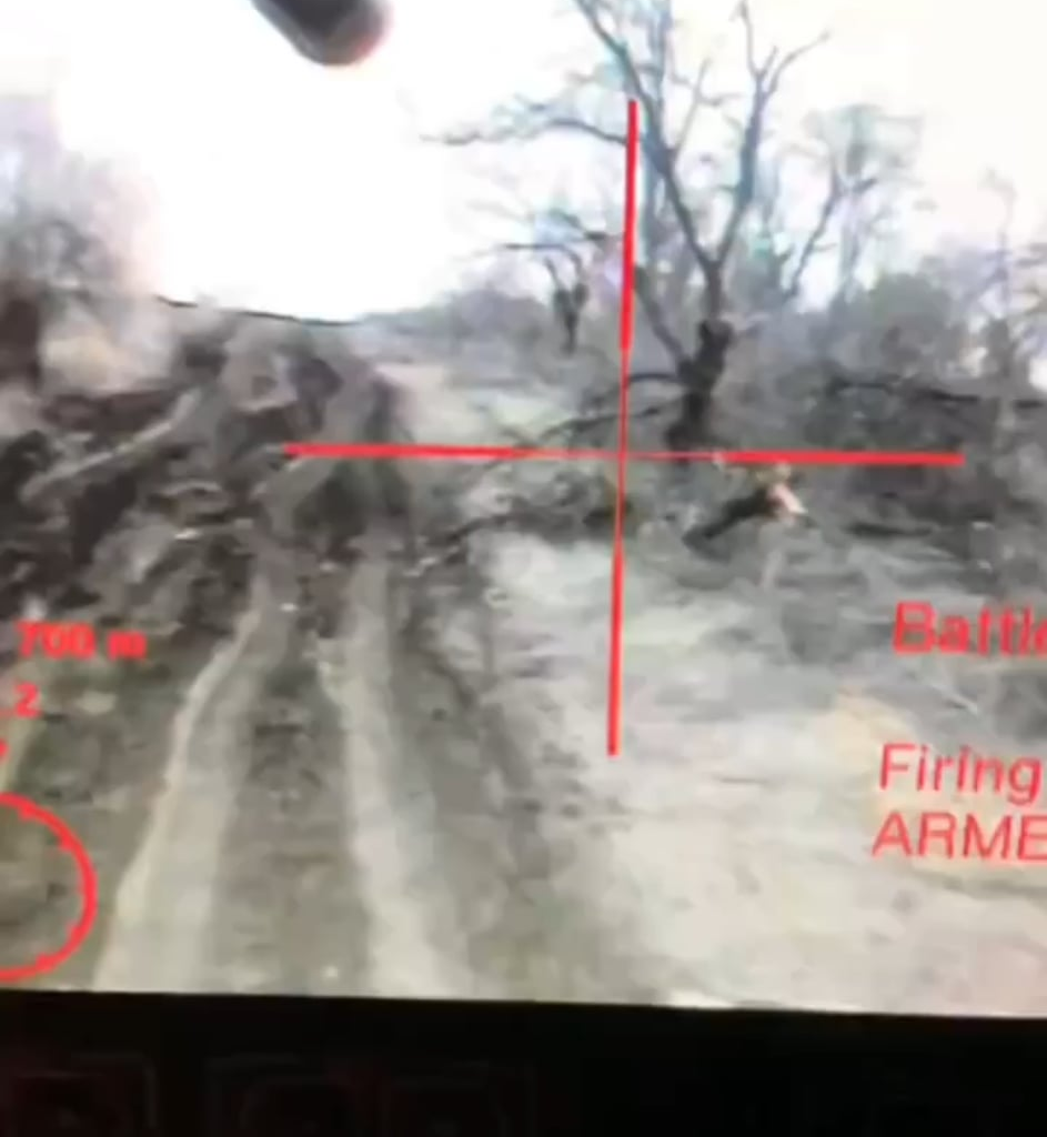 Gunners view of a US M1126 Stryker APC firing at a forested area with russian infantry near Robotyno, the Zaporizhzhia direction. SLAVA UKRAINI HEROYAM SLAVA 🇺🇦✌️