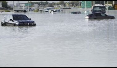 Après les pluies torrentielles, Dubaï écope