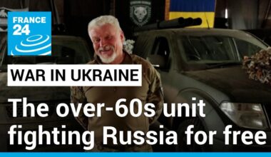 Grandad’s army: Ukraine’s over-60s unit fighting Russia for free • FRANCE 24 English