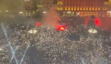 Inter fans celebrate at Piazza Duomo. It looks spectacular.