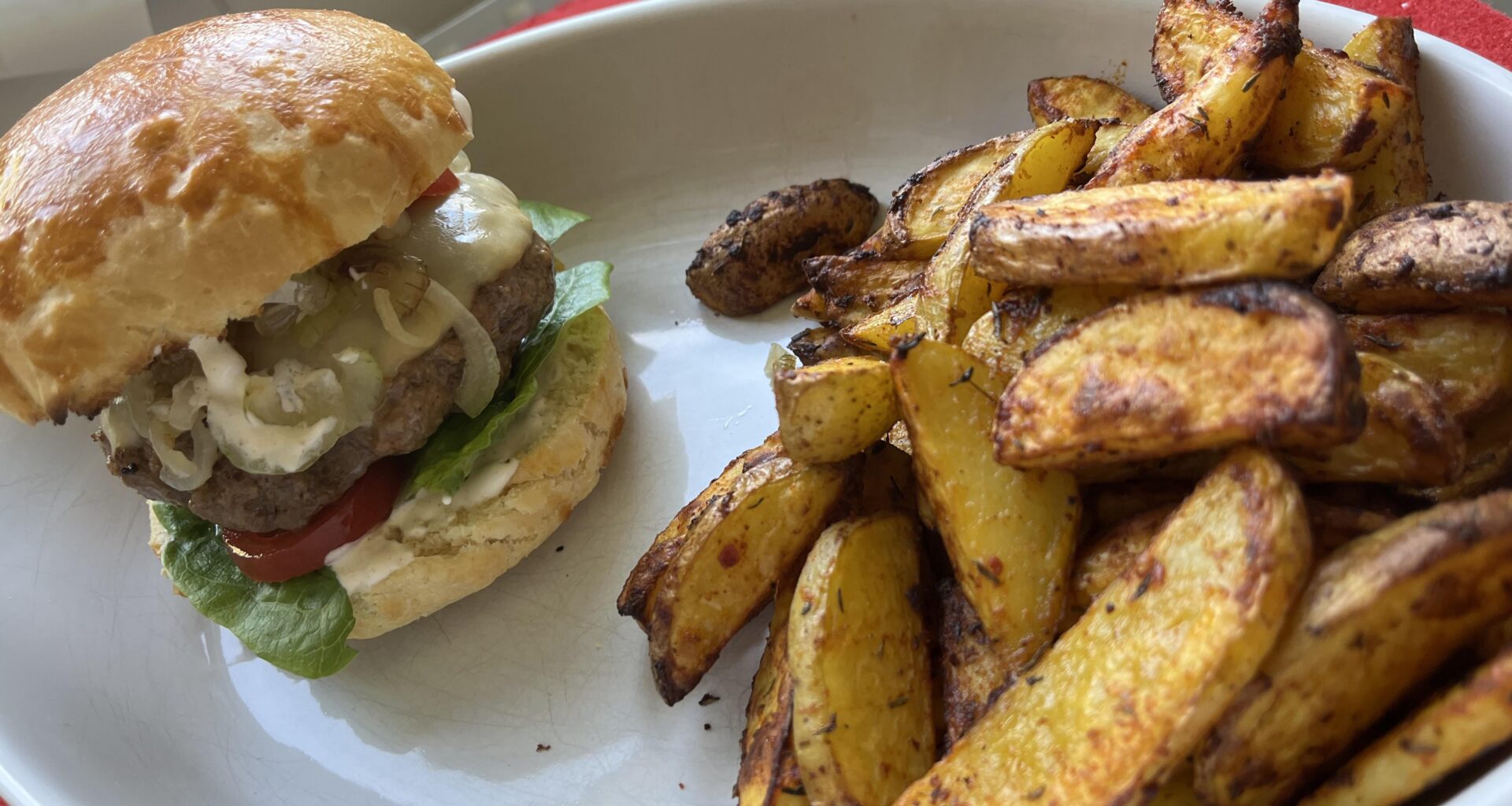 Burger mit selbst gemachten Buns