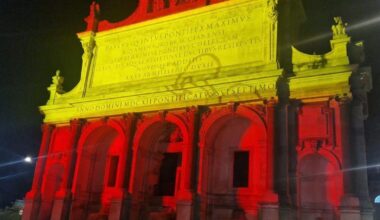 Rome,colors of Spanish national flag on Fontana dell´Acqua Paola .