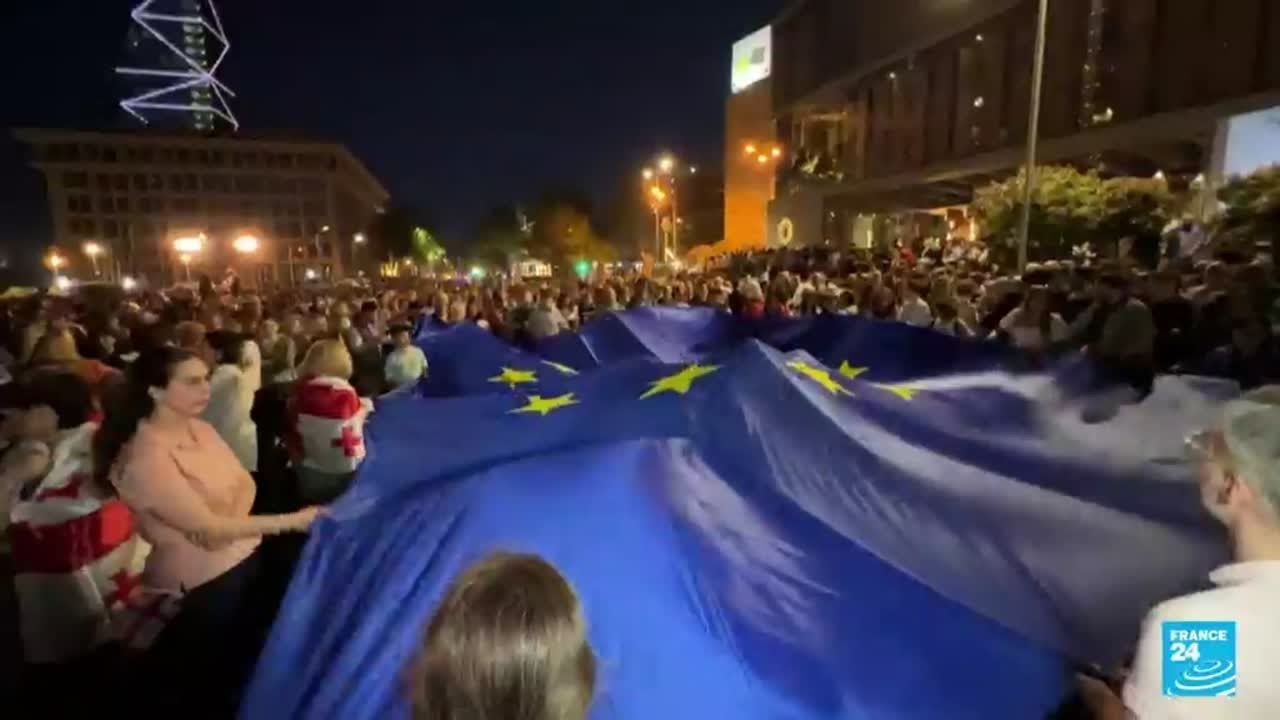 Gas lacrimógeno y balas de goma contra manifestantes proeuropeos en Georgia • FRANCE 24 Español