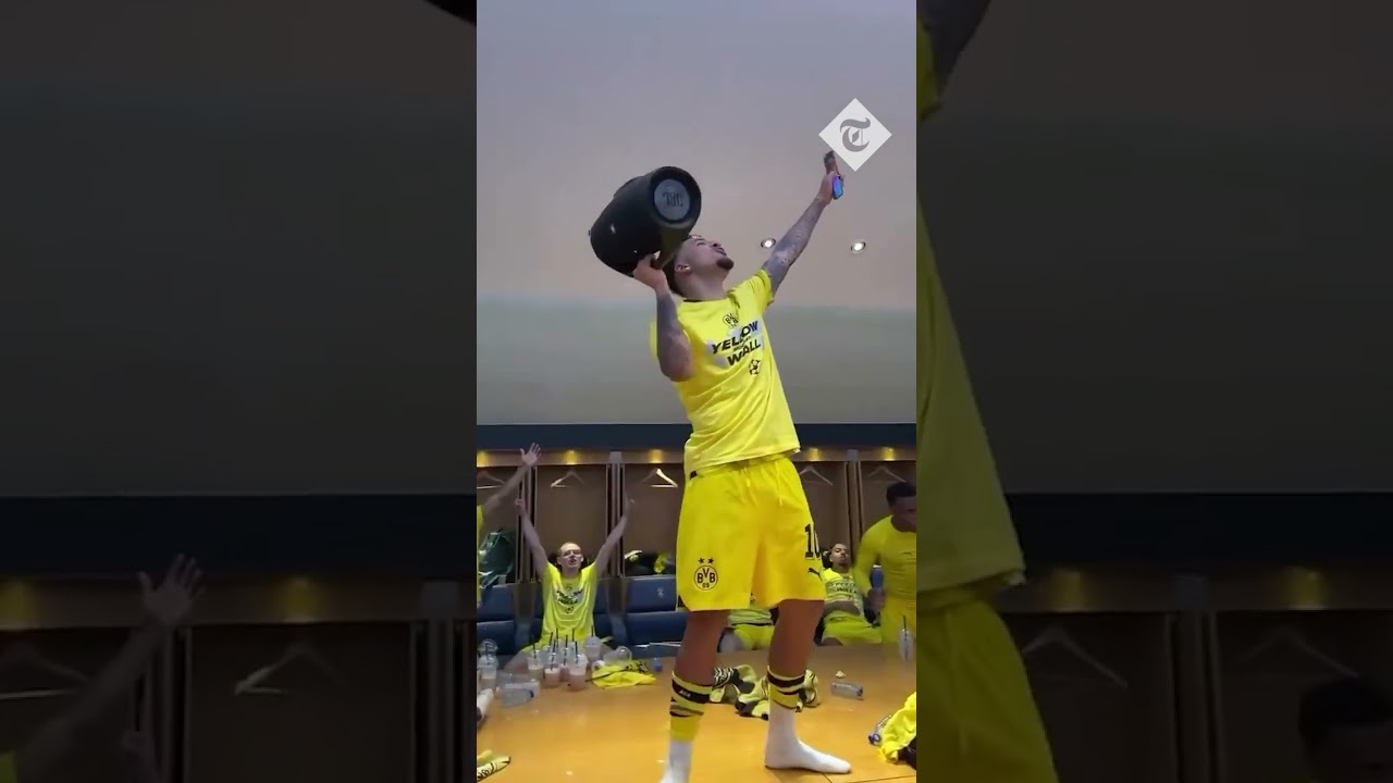 Jadon Sancho plays Adele in Borussia Dortmund’s dressing room