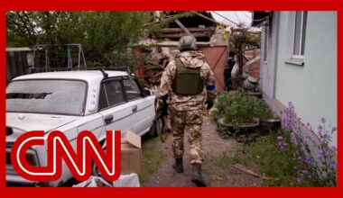 CNN rides along with evacuation unit in Ukraine as Russia advances on town