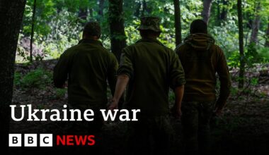 Ukraine prepares to defend Russia's push in Kharkiv region | BBC News