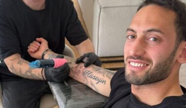 Hakan Calhanoglu got a ⭐️⭐️ tattoo!