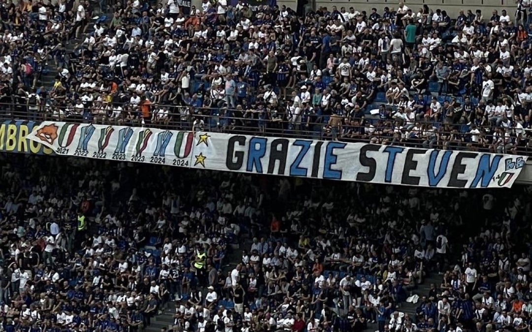 A “Thank you Steven Zhang” banner along with a flag of China in Inter-Lazio.