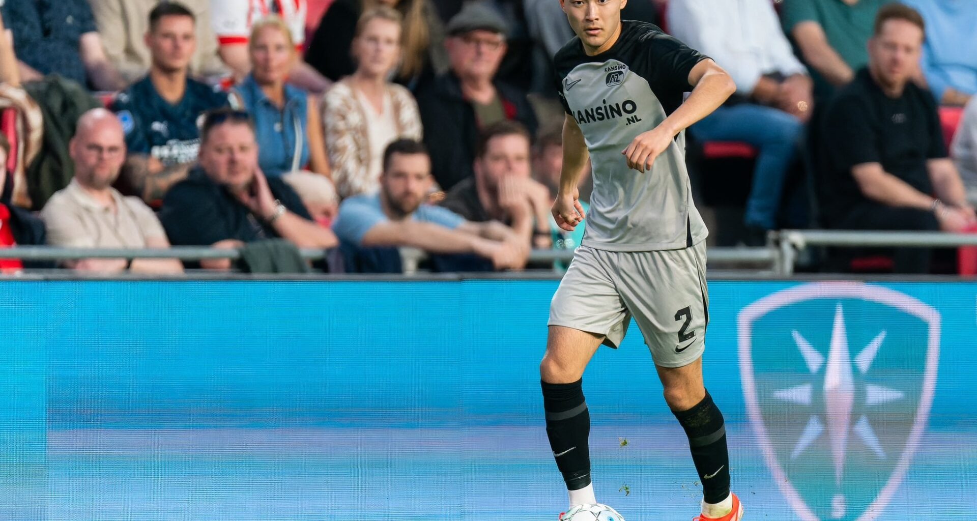 [Plettenberg] News Yukinari Sugawara, The 23 y/o right-back is one to watch in the next months as he could leave Alkmaar in summer! Contract valid until 2025. Transfer in summer very likely. Price valuation: around €6m. Understand that he’s on the list of Everton, Brighton, Inter and Wolfsburg.