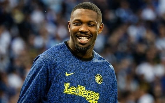 [Sky Sport] Marcus Thuram has many clubs interested and also he has an €85M release clause. Inter can't do anything about this because it would be, financiall , another perfect Onana-style operation. In any case, Marotta's weapon is the work done. But, Thuram, like Lautaro, is doing fine in Milan.