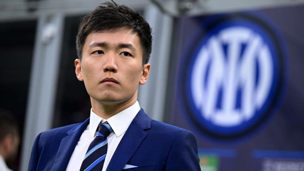 [GdS] HOT hours for Inter and Suning. If Inter was sold in the next 18-24 months, Oaktree would guarantee its income. That’s why Oaktree is pushing for an immediate sale or a refinancing option with a shorter time frame.  Oaktree is ‘hindering’ the closing of a new loan between Suning and PIMCO.