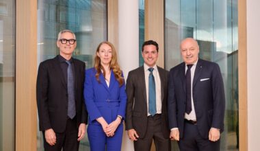 [Inter Xtra] A NEW ERA. From left to right: • Inter Corporate CEO, Antonello • Oaktree Global Opportunities Strategy Managing Director, Katherine Ralph • Managing Director and Co-Head of Europe for Oaktree’s Global Opportunities Strategy, Alejandro Cano • Inter CEO of Sport, Giuseppe Marotta.