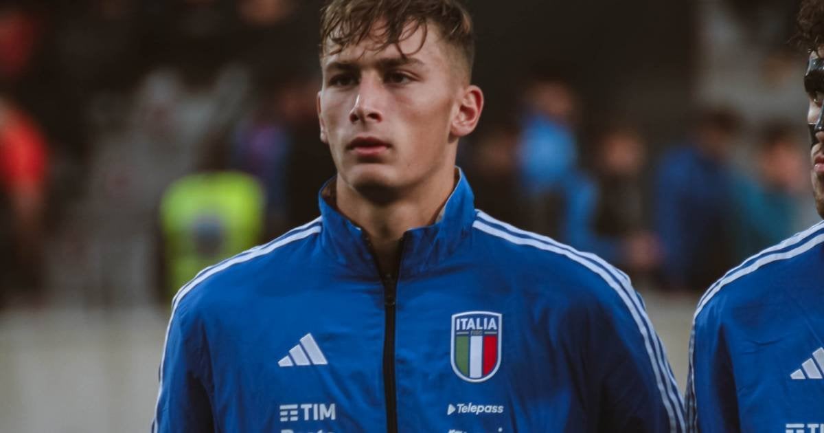 [Di Marzio] Cagliari is active in the transfer market, and the target in attack is Francesco Pio Esposito, a very young Inter striker who did very well last year in Serie B at Spezia, guaranteeing survival with his goals. Cagliari go on decisively to sign the striker.