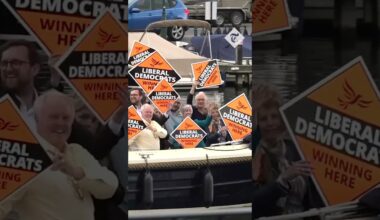 Rishi Sunak photobombed by Lib Dem boat whilst campaigning in Oxfordshire