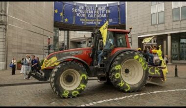 Les agriculteurs manifestent contre le Pacte vert à Bruxelles quelques jours avant les européennes