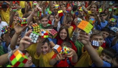 Le Rubik's Cube, célèbre puzzle, devient le logo de la présidence hongroise du Conseil de l'UE