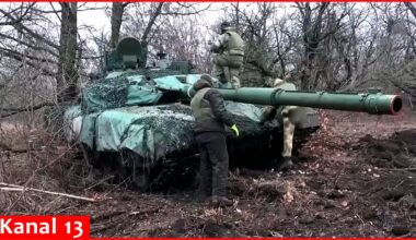 Ukrainians captured another of Russia's newest T-90M Proryv tanks and it is used against invaders