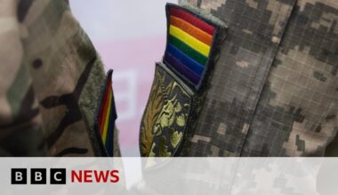 LGBT soldiers on the front line in Ukraine | BBC News