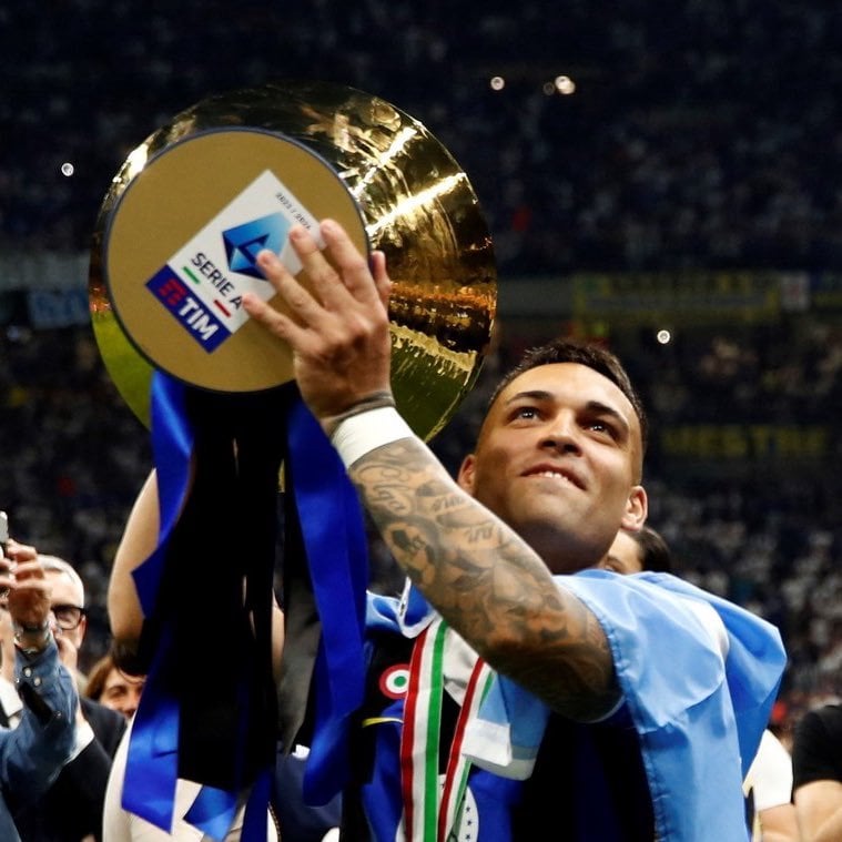 [Inter Xtra] Marco Materazzi to @SkySport: “Lautaro Martínez is the REAL king of Milan. He did not abandon the team- unlike others who did not believe in what the club was doing.”