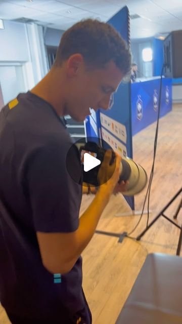 Benjamin Pavard: Part-time footballer, part-time photographer 😂😂 (via France National Team on IG)