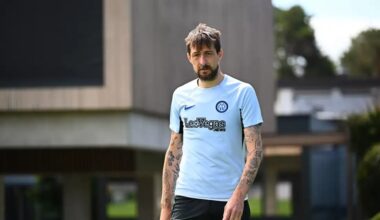 [Official] THE FITNESS OF ACERBI - This morning, Acerbi underwent surgery to reinforce the right inguinal wall at the Humanitas Clinical Institute in Rozzano. The surgery was successful.  After a period of rest, agreed upon with the Inter medical staff, Acerbi will begin the rehabilitation phase.